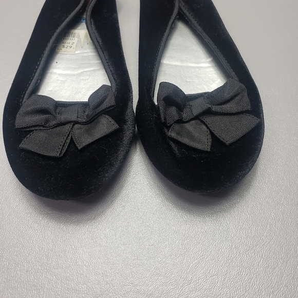 Disney liv and Maddie velvet black slip on shoes little girls size 2 - Picture 2 of 7